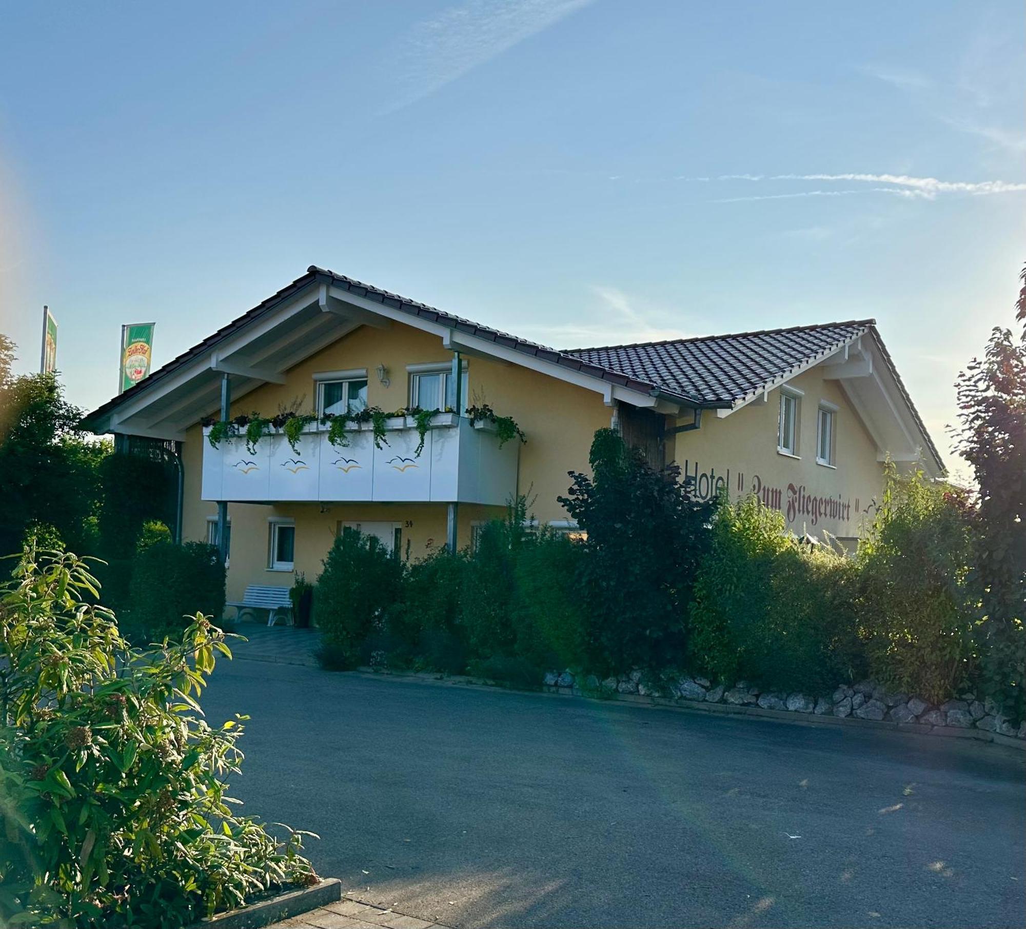 Hotel Zum Fliegerwirt Mengen المظهر الخارجي الصورة